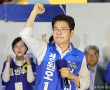 서울시장 결전의 날…정원오 "오랜 밤 지나 서울 미래 열겠다"