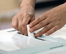 [속보]지방선거 투표율, 오전 8시 4.5%…4년 전 보다 0.7%P↑