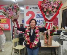 과천, 경기도 첫 3선 여성시장 탄생…압도적 지지로 신계용 당선