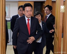 장동혁 "어려웠던 선거, 희망 불씨 지켜…주어진 책임 외면 안 해"