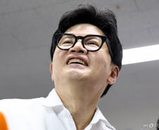 개인기로 역전홈런 친 한동훈…보수 진영 구도 대격변 맞을까