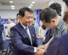 '접전·경합'이라던 평택·부산 등 재보선 5곳 모두 내줬다