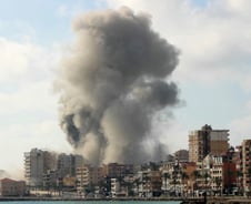 이란, 이스라엘에 미사일 발사…트럼프 "이스라엘 보복 말릴 것"