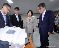 63년 비상근·겸직 관례...선관위원장 '상근화' 논의 재점화
