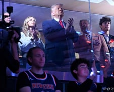 트럼프, NBA 관람 후 "이란과 합의 마지막 진통…2~3일내 될 것"