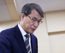 선거 때면 휴직 늘어 '현장 구멍'…"선거전문조직 재설계해야"