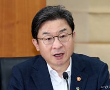 [사설]망분리 완화, 보안·혁신 다 잡는 계기 돼야