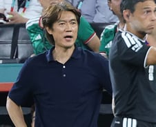 "집단 식중독 있었냐" 이런 질문까지 나왔다...'졸전'에 고개 숙인 홍명보