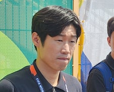 박지성, 홍명보 겨냥…"선수 역량 좋지만 감독 전술 싸움서 져"