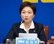 정치권의 여성혐오, 개인 일탈 넘어 '구조적 폭력'이 되다