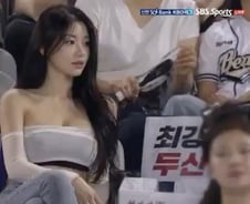 "야구장 여신, 미모 감탄했는데 반전"…AI, 신기한 도구 수준 넘었다