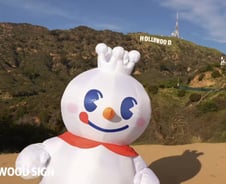 "뉴요커도 2시간 줄서서 마신다"...스벅 텃밭 넘보는 '중국 밀크티'[트민자]