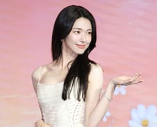 '친일파 후손' 논란 하영, 광고계 손절 시작...삼성전자 영상도 비공개