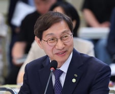 [사설]국민연금, 지정학 리스크 살펴 투자해야