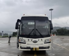고속버스서 몸 불편한 승객 용변 실수...운전기사 행동에 '감동'[오따뉴]