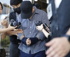 장미란씨 '교통사고 사망' 처리...기록 완전히 지웠다