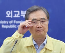 조현 "네팔 홍수, 고립된 국민 10명 안전 확인…9명은 연락두절"