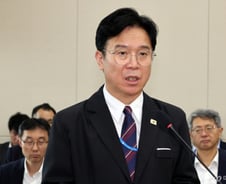 청년 예산 1조 늘린 노동부…첫 취업·AI 경력·근속 지원