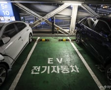 내년 43만대까지 전기차 보조금 받는다…'210조 부채' 한전 자금 수혈