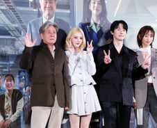 "오열하면서 봤어요" 김준한도 울렸다…'인턴'이 말하는 '좋은 어른' [스타 더하기]