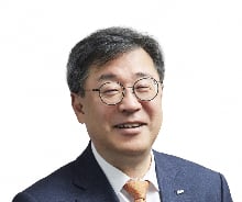 [기고] AI 전환, '판의 변화'로 가야
