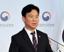 [사설]사회적 대화 뒤에 숨은 '고용'노동부 장관