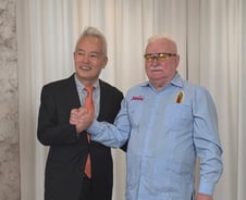 바웬사 "美 이제 모범국 아냐"…백용호 "新연대로 민주주의 지켜야"