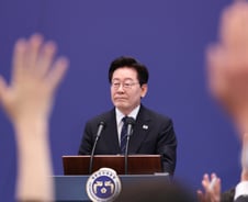 李대통령 "검찰개혁에 사적감정 배제…권력기관 상호견제해야"