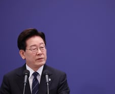 李대통령 "북미대화 진전에 정부 역할 있다…패싱 우려 안해도 돼"