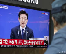 李대통령 "尹정권 이후 착공 절반으로…공급 신속히 늘릴 것"