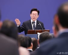 [속보]李대통령 "만기친람? 시간도 역량도 되지 않아"
