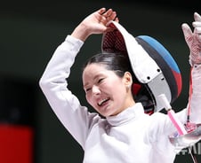 항저우 은메달 한 풀었다…송세라, 女에페 개인전 금메달 '한국 6호 금'