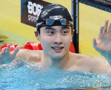 황선우, 자유형 200m 은메달…中장산숴에 역전 허용, 2연패 좌절