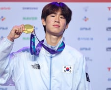"아시안게임 금메달 상태 왜 이래" 흠집에 변색까지...피해 속출