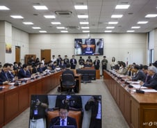 환노위, 이재용·최태원 증인 채택 공방…野 "맹탕 국정감사 만드나"
