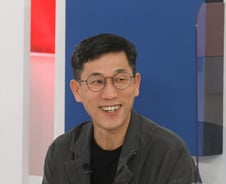 "번데기 아이큐 수준의 허접 음모론" 진중권, '암살자(들)' 비판
