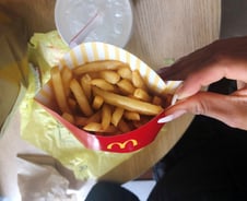 빅맥·스벅도 차갑게 식었다…美 대표 소비주 부진의 늪 빠진 이유