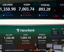 7000 탈환한 코스피, 美 고용지표·삼전실적 변수
