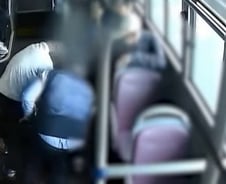 심폐소생술 배운 날, 생명 살렸다...버스 승객 쓰러지자 달려간 고교생[영상]