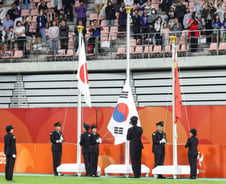 최악의 아시안게임...축구 금메달에도 일장기 아래 태극기
