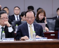 금융위, 7개 금융사 해킹 피해에 긴급회의…"유사 사고 발생시 엄단"