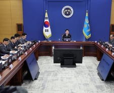 대통령 혼자선 성과 못낸다…2기 참모진 팀웍 위한 '팀빌딩' 관건