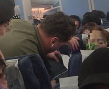 한국행 비행기에서 벌어진 '영화 같은 일'…쇼크 여성 살린 우즈벡 의사[오따뉴]