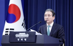 "Why isn't the rescue team coming?" KOSPI collapses below 5700... Kim Yong-beom: "It's not just leverage"