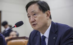 99% of bank holding company resolutions pass as proposed, Lee Chan-jin urges shareholders not to rely solely on management materials