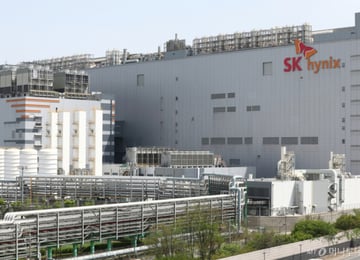 "세금 3700억 걷힌다" SK하닉 덕에 청주 활짝...'철강 불황' 광양은 씁쓸