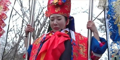 "신병으로 하반신 마비"…코미디언 그만두고 무속인 된 김주연 고충 고백
