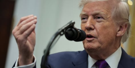 트럼프 "두 번째 항공모함 곧 중동으로…이란 정권교체는 최선의 일"