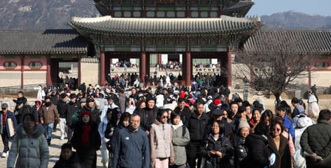 "英 12만원, 韓 3000원"...궁·능 관람료 인상, 국민 의견 듣는다