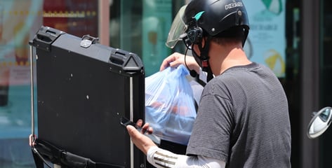 쓰봉 사재기 다음은 배달대란?...이란 전쟁에 포장용기 수급 '비상'